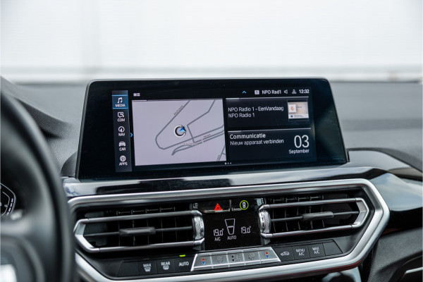 BMW X3 xDrive30e SOH 99% / LED / Camera / All-Season / Carplay /