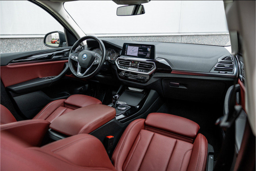 BMW X3 xDrive30e SOH 99% / LED / Camera / All-Season / Carplay /