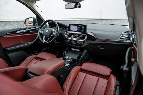 BMW X3 xDrive30e SOH 99% / LED / Camera / All-Season / Carplay /