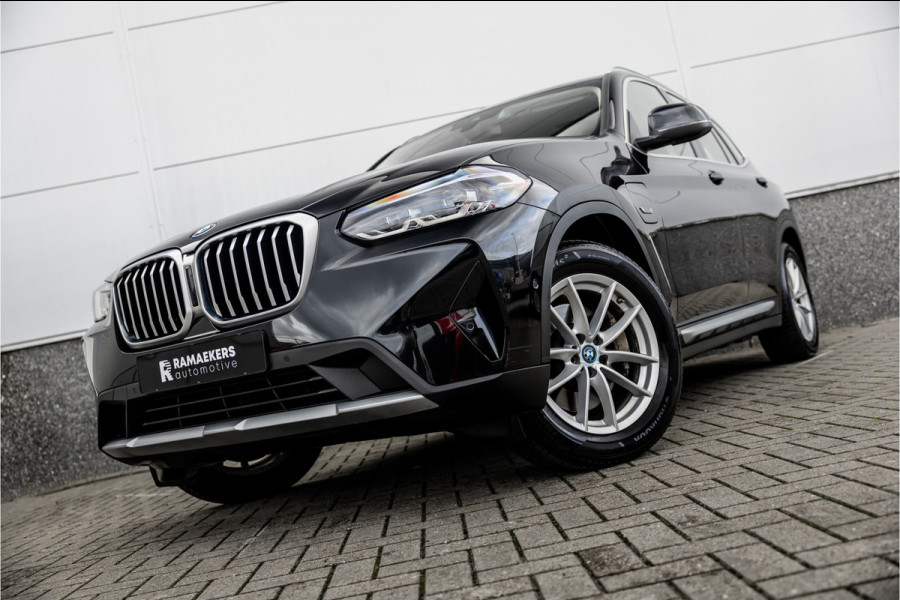 BMW X3 xDrive30e SOH 99% / LED / Camera / All-Season / Carplay /