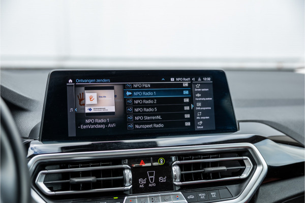 BMW X3 xDrive30e SOH 99% / LED / Camera / All-Season / Carplay /