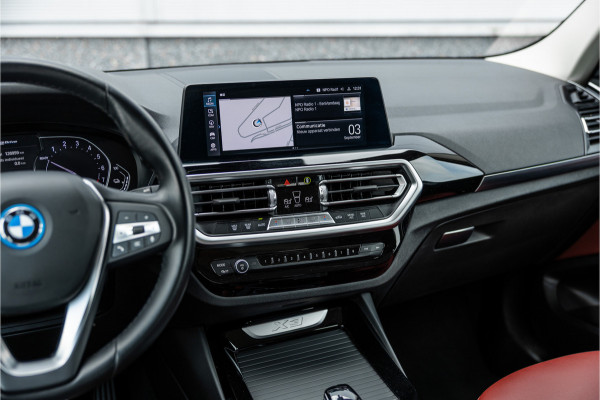 BMW X3 xDrive30e SOH 99% / LED / Camera / All-Season / Carplay /