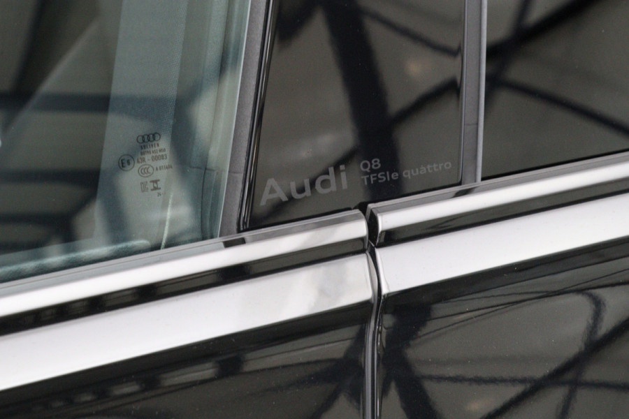 Audi Q8 60 TFSI e 490 PK Quattro S-Line Pro Line Competition PHEV, Panoramadak, Trekhaak, RS-Stoelen, Bang&Olufsen, Memory, Sfeerverlich