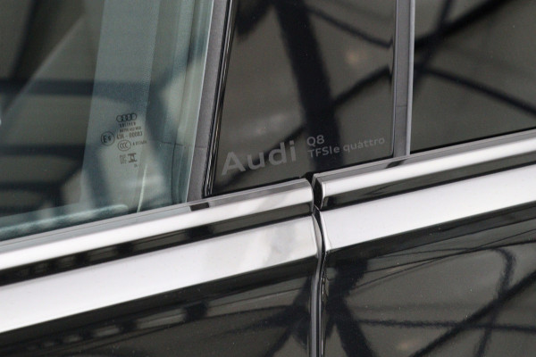 Audi Q8 60 TFSI e 490 PK Quattro S-Line Pro Line Competition PHEV, Panoramadak, Trekhaak, RS-Stoelen, Bang&Olufsen, Memory, Sfeerverlich