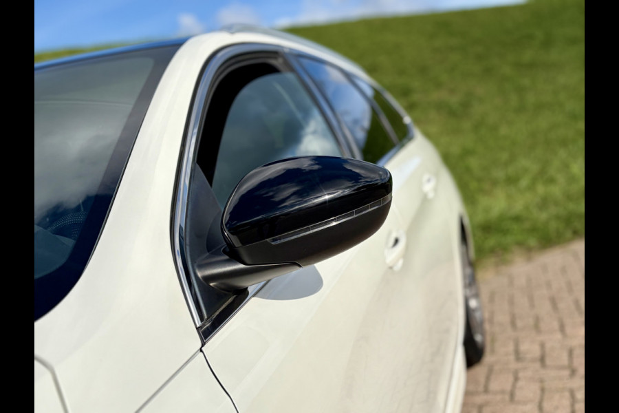 Peugeot 308 SW 1.2 PureTech GT-line Panoramadak | PDC V&A | Camera A | Apple CarPlay / Android Auto | Keyless