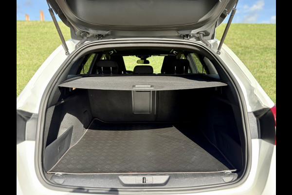 Peugeot 308 SW 1.2 PureTech GT-line Panoramadak | PDC V&A | Camera A | Apple CarPlay / Android Auto | Keyless