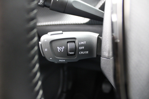 Peugeot 2008 1.2 PureTech Allure Adaptive cruise|Carplay|BTW