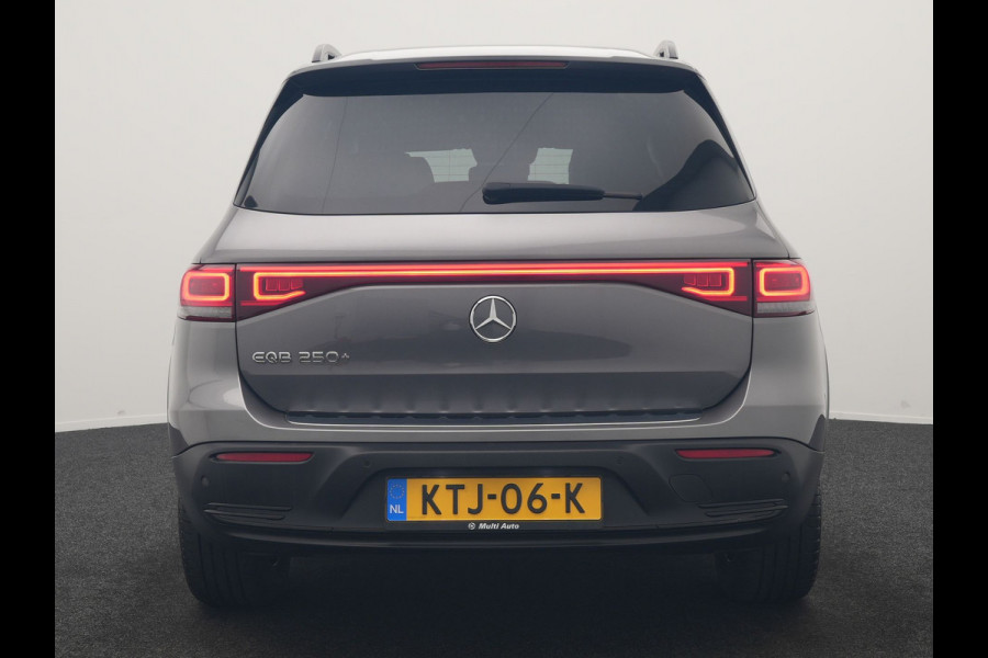 Mercedes-Benz EQB 250+ Luxury Line 74 kWh 191pk Dealer O.H | Adaptive Cruise | 360 Camera | Lederen Sportstoelen Verwarmd | Apple Carplay | Keyless | BLIS | Navigatie | Virtual | DAB | 18"L.M |