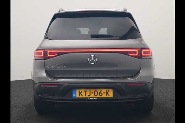 Mercedes-Benz EQB 250+ Luxury Line 74 kWh 191pk Dealer O.H | Adaptive Cruise | 360 Camera | Lederen Sportstoelen Verwarmd | Apple Carplay | Keyless | BLIS | Navigatie | Virtual | DAB | 18"L.M |