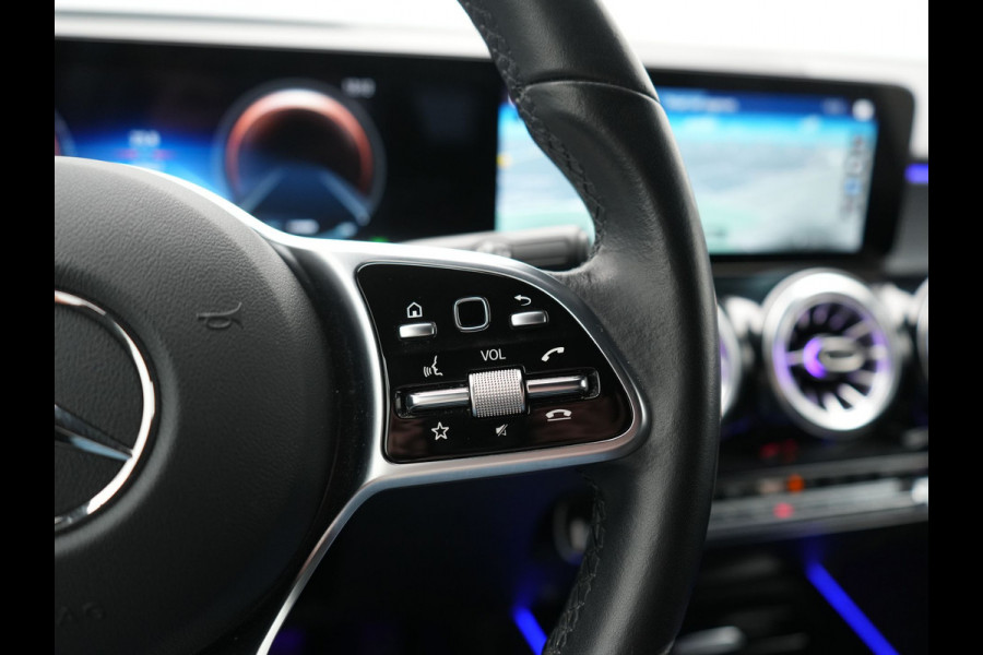 Mercedes-Benz EQB 250+ Luxury Line 74 kWh 191pk Dealer O.H | Adaptive Cruise | 360 Camera | Lederen Sportstoelen Verwarmd | Apple Carplay | Keyless | BLIS | Navigatie | Virtual | DAB | 18"L.M |