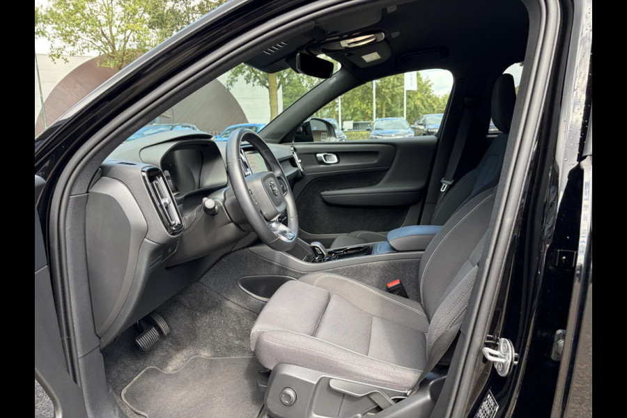 Volvo XC40 Recharge Plus SOH 92%| PILOT ASSIST ACC| ELEKTRISCHE ACHTERKLEP| DODE HOEK SENSOR |WARMTEPOMP| STOEL + STUURVERWARMING| ACHTERUITRIJCAMERA| RIJKLAAPRIJS INCL. 12 MND BOVAG GARANTIE|