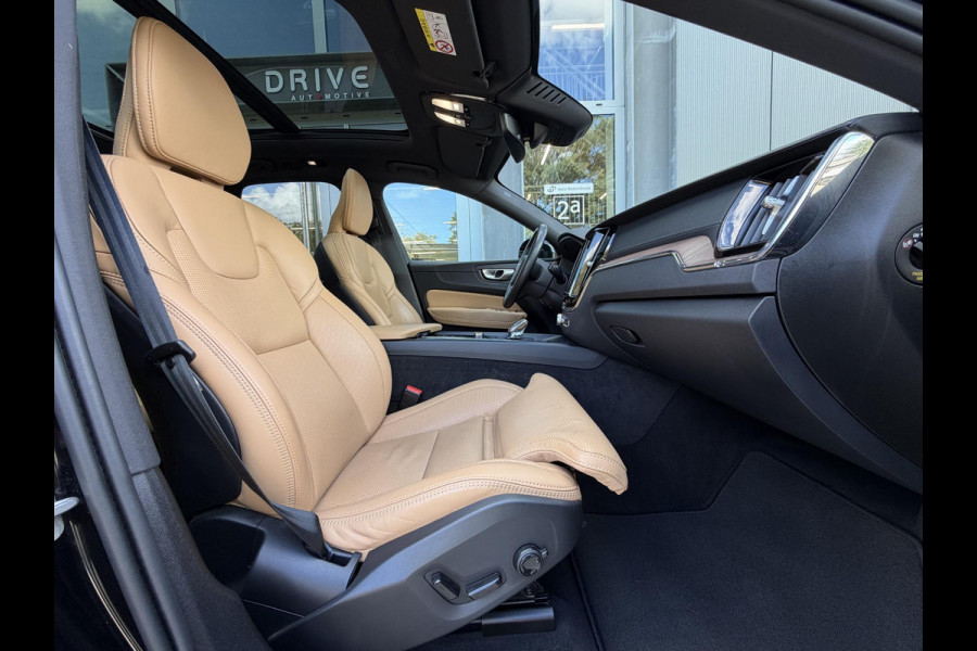Volvo XC60 2.0 T8 455PK Plug-in hybrid AWD Ultimate Bright Pano|Luchtvering|Ventilatie|Pilot||H/K|HUD|Trekhaak|21"