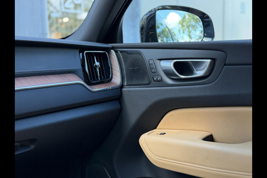 Volvo XC60 2.0 T8 455PK Plug-in hybrid AWD Ultimate Bright Pano|Luchtvering|Ventilatie|Pilot||H/K|HUD|Trekhaak|21"