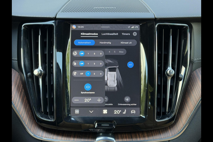 Volvo XC60 2.0 T8 455PK Plug-in hybrid AWD Ultimate Bright Pano|Luchtvering|Ventilatie|Pilot||H/K|HUD|Trekhaak|21"