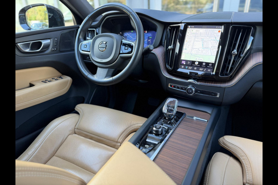 Volvo XC60 2.0 T8 455PK Plug-in hybrid AWD Ultimate Bright Pano|Luchtvering|Ventilatie|Pilot||H/K|HUD|Trekhaak|21"