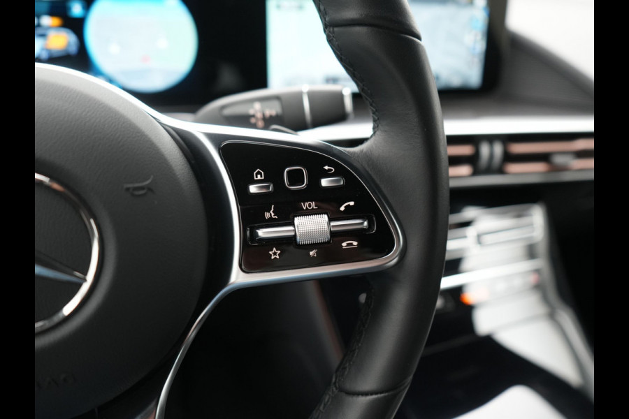 Mercedes-Benz EQC 400 4MATIC 85 kWh Dealer O.H Adaptive Cruise | Matrix LED | Camera | Head Up | Sportstoelen Massage & Memory | Pilot Assist | BLIS | Stoelverwarming & Ventilatie | Virtual | Navigatie | DAB | 19"L.M |