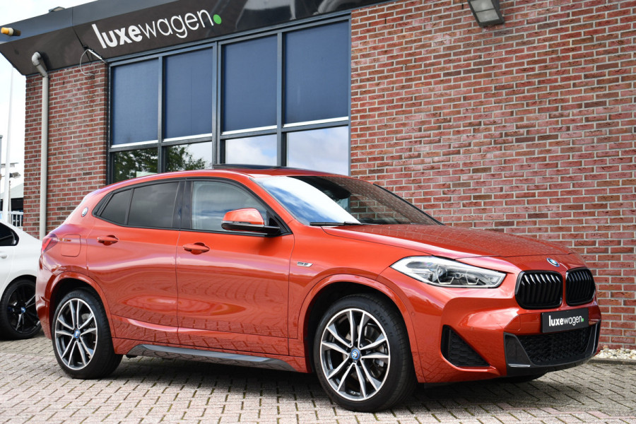 BMW X2 xDrive25e M-Sport | Pano | HUD | Sunset orange | 19 inch | Camera