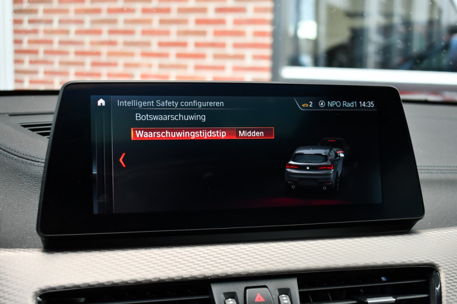 BMW X2 xDrive25e M-Sport | Pano | HUD | Sunset orange | 19 inch | Camera