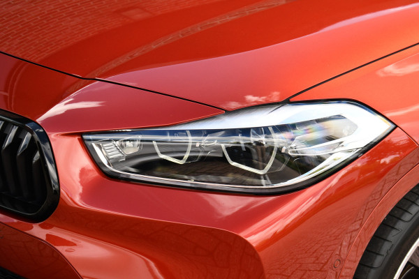BMW X2 xDrive25e M-Sport | Pano | HUD | Sunset orange | 19 inch | Camera