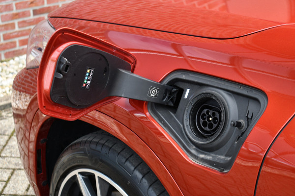 BMW X2 xDrive25e M-Sport | Pano | HUD | Sunset orange | 19 inch | Camera