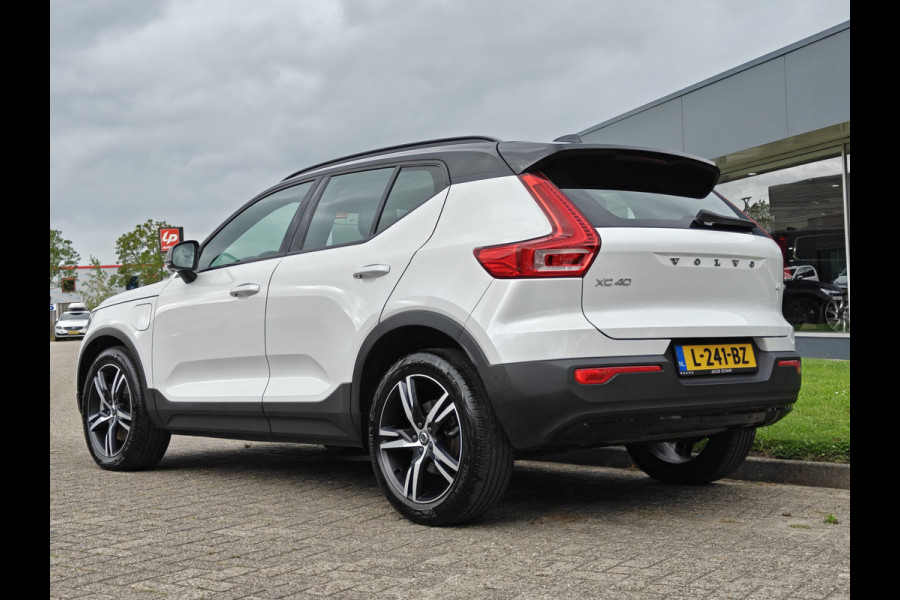 Volvo XC40 T5 262PK Plug-in Hybrid R-Design | BLIS | Pano | H&K | Stoel/stuur Verwarm. | Elektr. stoelen/Kofferklep |