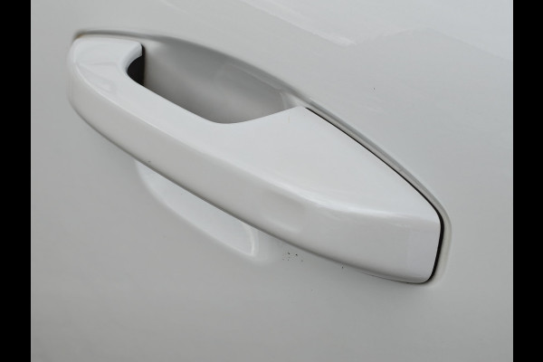 Volvo XC40 T5 262PK Plug-in Hybrid R-Design | BLIS | Pano | H&K | Stoel/stuur Verwarm. | Elektr. stoelen/Kofferklep |