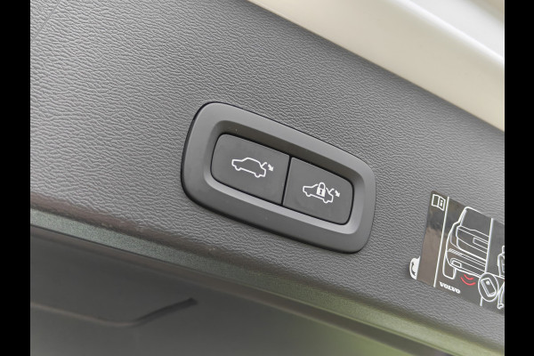 Volvo XC40 T5 262PK Plug-in Hybrid R-Design | BLIS | Pano | H&K | Stoel/stuur Verwarm. | Elektr. stoelen/Kofferklep |