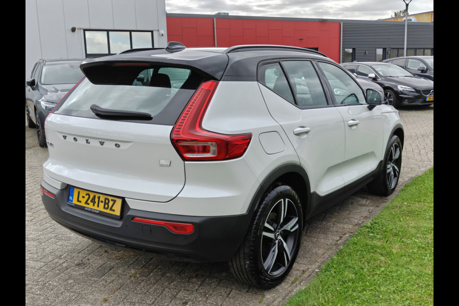 Volvo XC40 T5 262PK Plug-in Hybrid R-Design | BLIS | Pano | H&K | Stoel/stuur Verwarm. | Elektr. stoelen/Kofferklep |