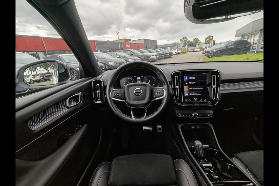 Volvo XC40 T5 262PK Plug-in Hybrid R-Design | BLIS | Pano | H&K | Stoel/stuur Verwarm. | Elektr. stoelen/Kofferklep |