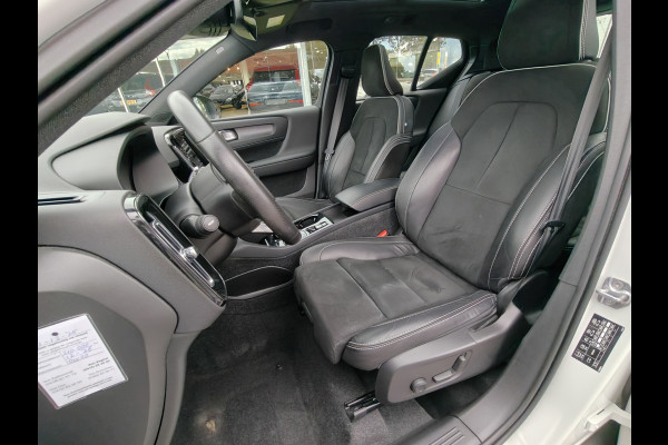 Volvo XC40 T5 262PK Plug-in Hybrid R-Design | BLIS | Pano | H&K | Stoel/stuur Verwarm. | Elektr. stoelen/Kofferklep |