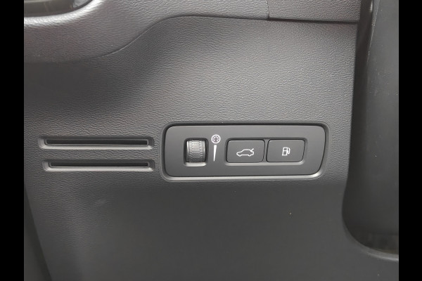 Volvo XC40 T5 262PK Plug-in Hybrid R-Design | BLIS | Pano | H&K | Stoel/stuur Verwarm. | Elektr. stoelen/Kofferklep |