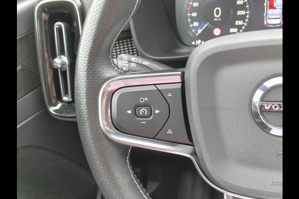 Volvo XC40 T5 262PK Plug-in Hybrid R-Design | BLIS | Pano | H&K | Stoel/stuur Verwarm. | Elektr. stoelen/Kofferklep |
