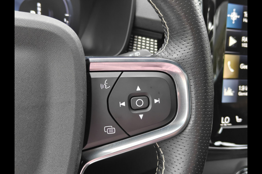 Volvo XC40 T5 262PK Plug-in Hybrid R-Design | BLIS | Pano | H&K | Stoel/stuur Verwarm. | Elektr. stoelen/Kofferklep |