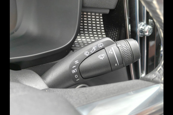 Volvo XC40 T5 262PK Plug-in Hybrid R-Design | BLIS | Pano | H&K | Stoel/stuur Verwarm. | Elektr. stoelen/Kofferklep |