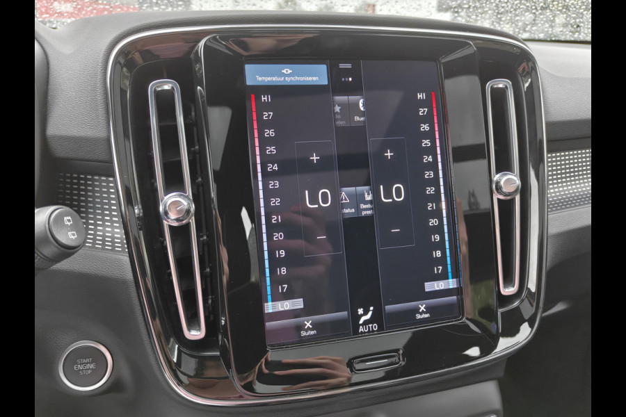 Volvo XC40 T5 262PK Plug-in Hybrid R-Design | BLIS | Pano | H&K | Stoel/stuur Verwarm. | Elektr. stoelen/Kofferklep |