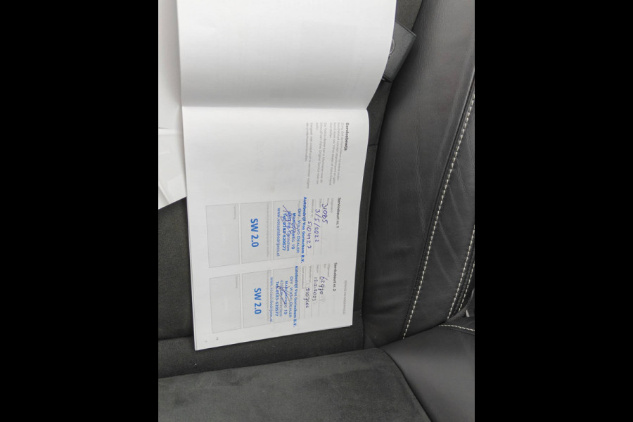 Volvo XC40 T5 262PK Plug-in Hybrid R-Design | BLIS | Pano | H&K | Stoel/stuur Verwarm. | Elektr. stoelen/Kofferklep |