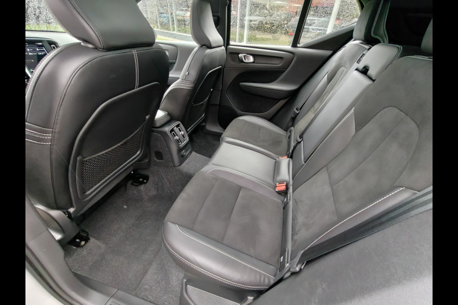 Volvo XC40 T5 262PK Plug-in Hybrid R-Design | BLIS | Pano | H&K | Stoel/stuur Verwarm. | Elektr. stoelen/Kofferklep |