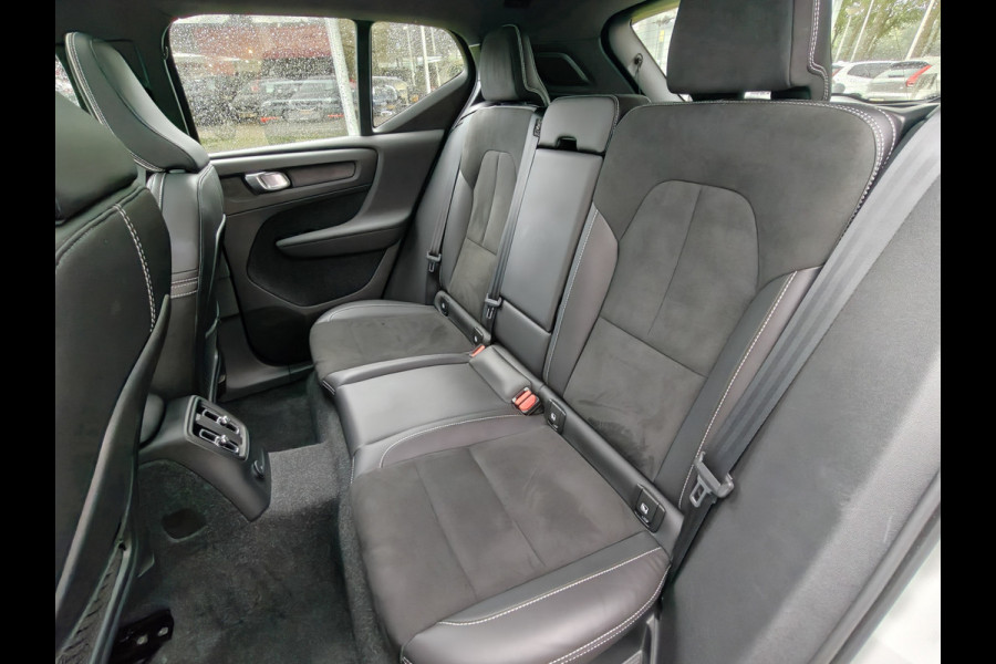 Volvo XC40 T5 262PK Plug-in Hybrid R-Design | BLIS | Pano | H&K | Stoel/stuur Verwarm. | Elektr. stoelen/Kofferklep |