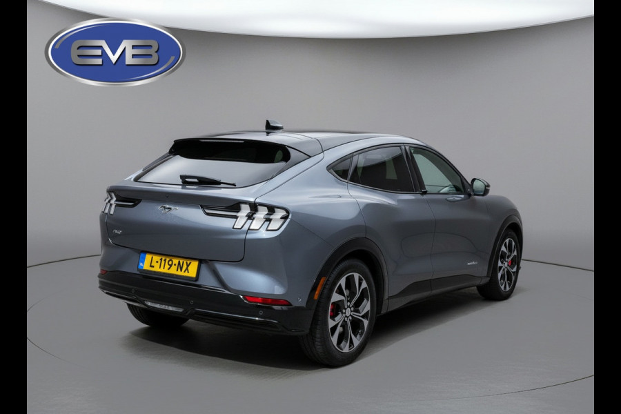 Ford Mustang Mach-E Extended AWD 98 kWh, panoramadak, leder, 1 e eigenaar, vol opties! NL auto met nap