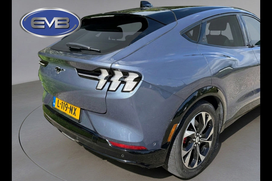 Ford Mustang Mach-E Extended AWD 98 kWh, panoramadak, leder, 1 e eigenaar, vol opties! NL auto met nap