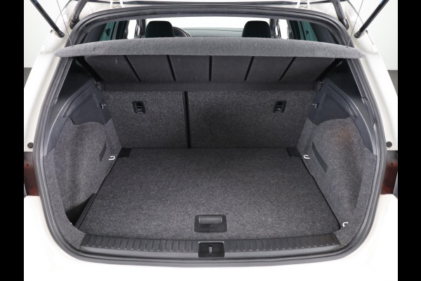 Seat Arona 1.0 TSI Xcellence Launch Edition 116pk | Navigatie | Climatronic | 17 inch lichtmetalen velgen | Parkeersensoren achter | Verwarmbare voorstoelen