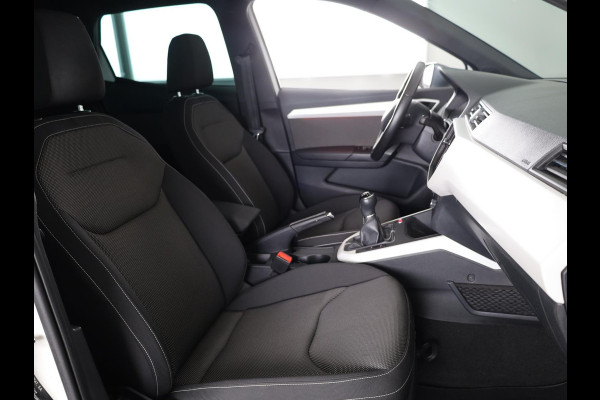 Seat Arona 1.0 TSI Xcellence Launch Edition 116pk | Navigatie | Climatronic | 17 inch lichtmetalen velgen | Parkeersensoren achter | Verwarmbare voorstoelen
