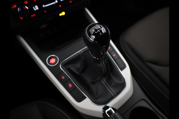 Seat Arona 1.0 TSI Xcellence Launch Edition 116pk | Navigatie | Climatronic | 17 inch lichtmetalen velgen | Parkeersensoren achter | Verwarmbare voorstoelen