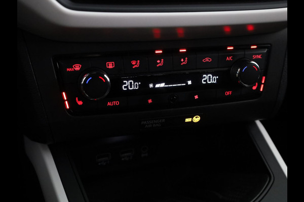 Seat Arona 1.0 TSI Xcellence Launch Edition 116pk | Navigatie | Climatronic | 17 inch lichtmetalen velgen | Parkeersensoren achter | Verwarmbare voorstoelen