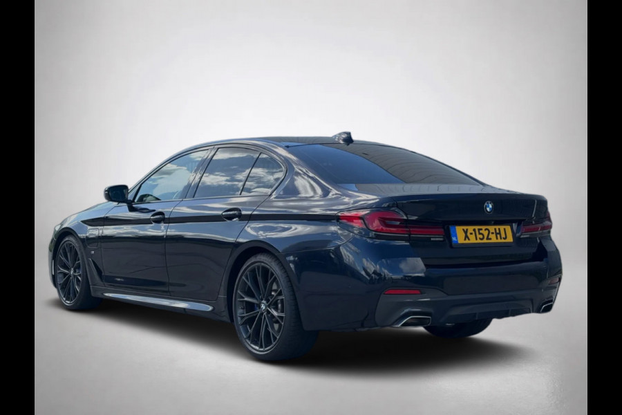 BMW 5 Serie 545e xDrive High Executive M-SPORT (Dealer OndH, Navi Pro, Camera, Stuur&StoelVerW, Addapt Cruise, PDC V+A, Etc)