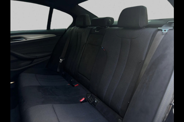 BMW 5 Serie 545e xDrive High Executive M-SPORT (Dealer OndH, Navi Pro, Camera, Stuur&StoelVerW, Addapt Cruise, PDC V+A, Etc)