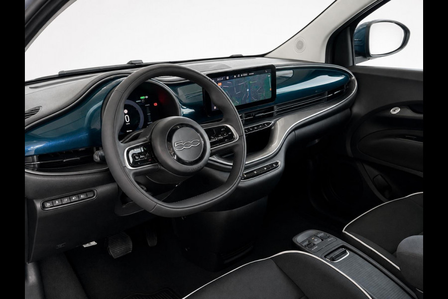 Fiat 500E 42 kWh Navigatie by Apple Carplay Android Auto camera Parkeersensoren rondom Dodehoekdetectie Cruise Control Stoelverwarming Keyless Entry Climate Control