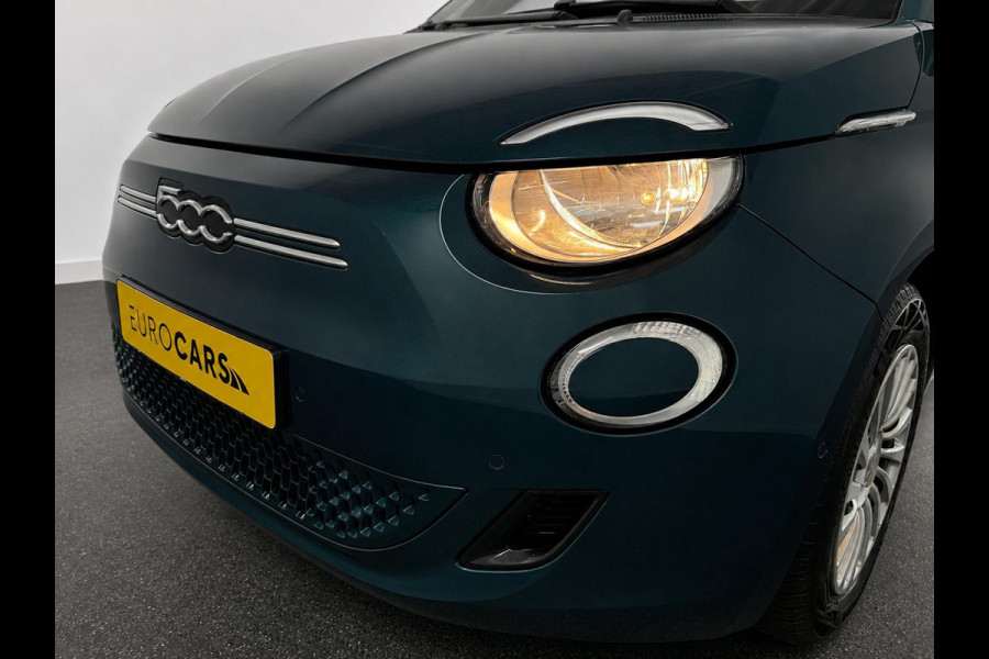 Fiat 500E 42 kWh Navigatie by Apple Carplay Android Auto camera Parkeersensoren rondom Dodehoekdetectie Cruise Control Stoelverwarming Keyless Entry Climate Control