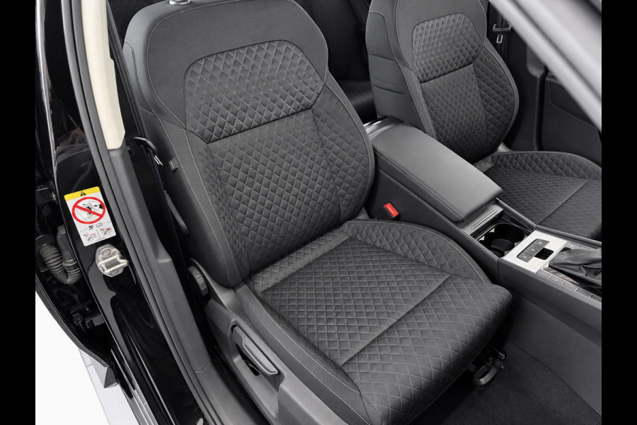 Škoda Superb Combi 1.4 TSI iV Business Edition PHEV Automaat Navigatie Stoelverwarming Voor en Achter Draadloze Telefoonlader Stuurverwarming Cruise Control Elektrisch Verstelbare Stoelen Apple CarPlay