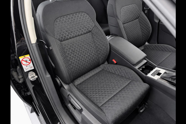 Škoda Superb Combi 1.4 TSI iV Business Edition PHEV Automaat Navigatie Stoelverwarming Voor en Achter Draadloze Telefoonlader Stuurverwarming Cruise Control Elektrisch Verstelbare Stoelen Apple CarPlay